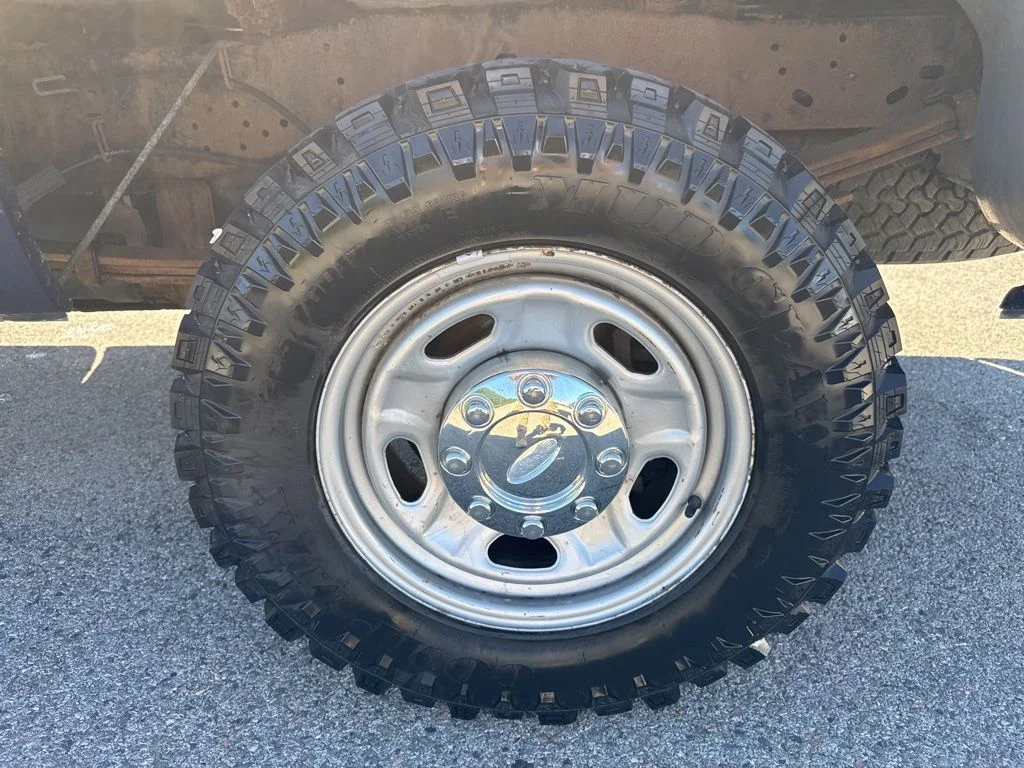 Used 2010 Blue Ford XL image 12
