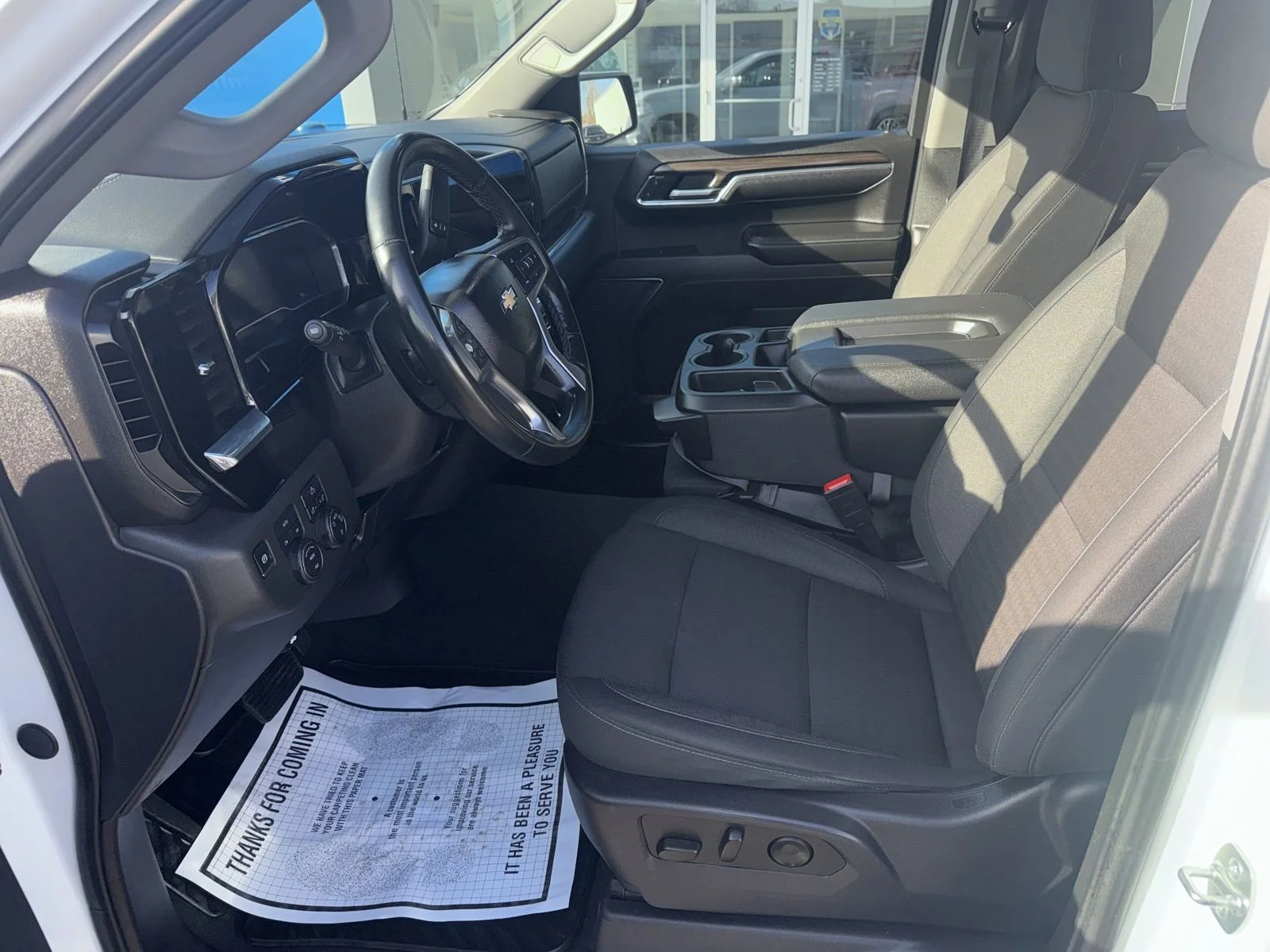 2025 Chevrolet Silverado 1500 LT - Photo 13