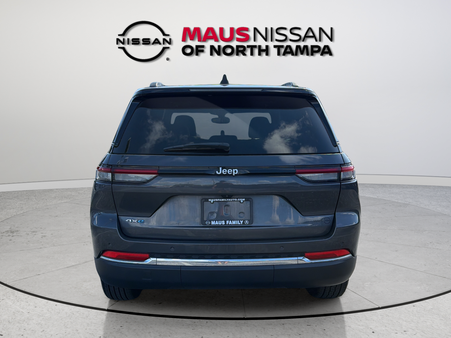 Used 2024 Gray Jeep 4xe image 9