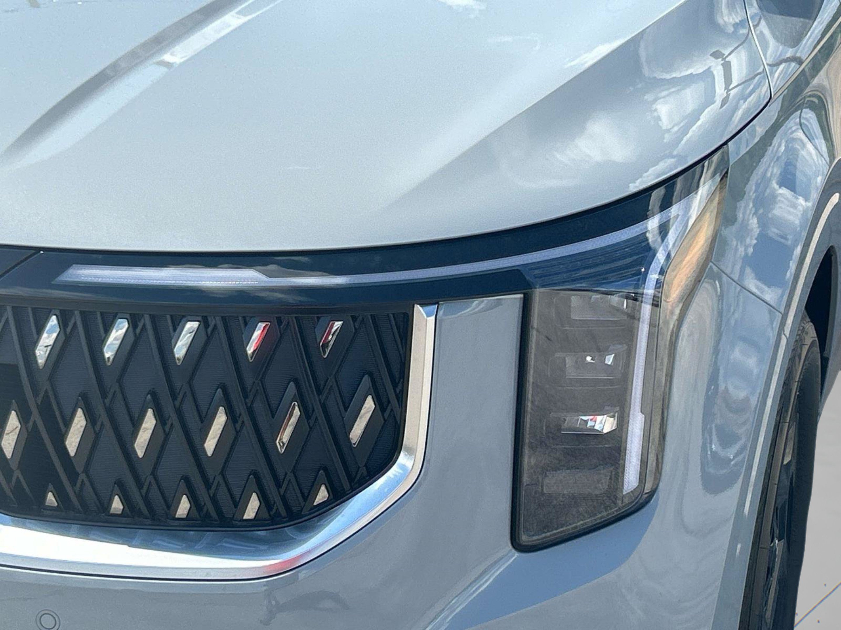 New 2027 Ceramic Silver Kia LX image 31