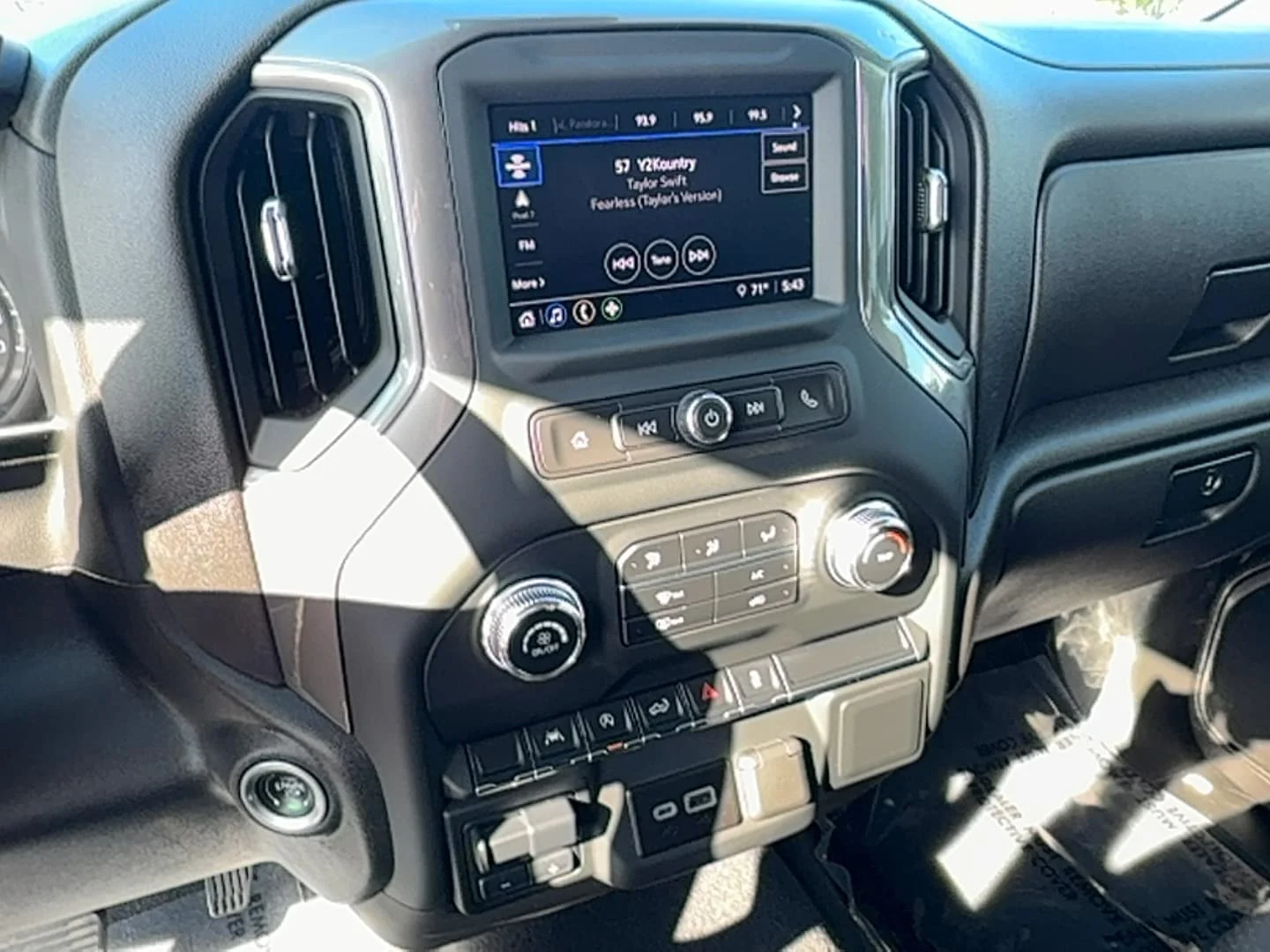 Used 2024 White GMC Pro image 19