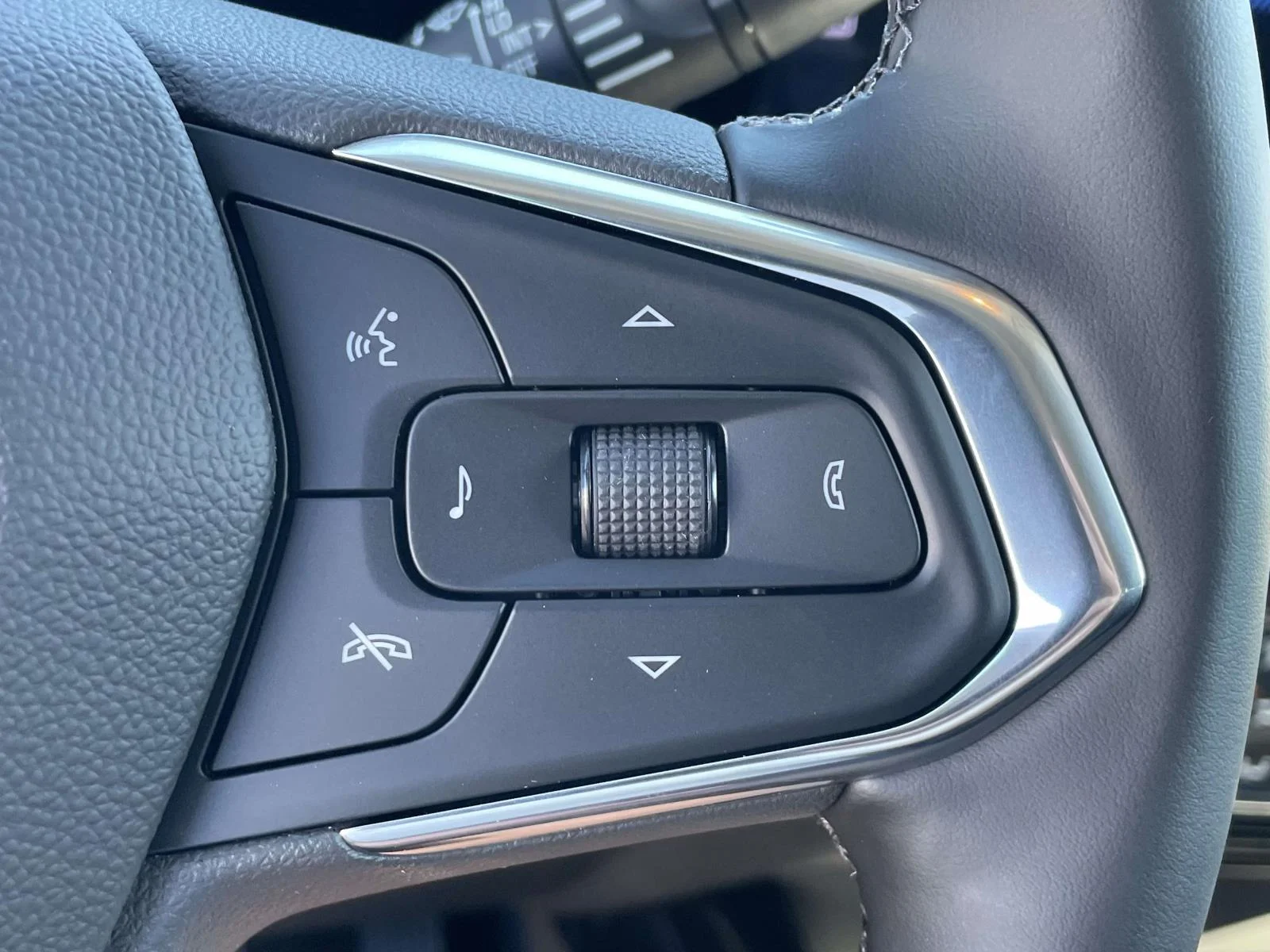 New 2026 Mosaic Black Metallic Chevrolet LT image 29
