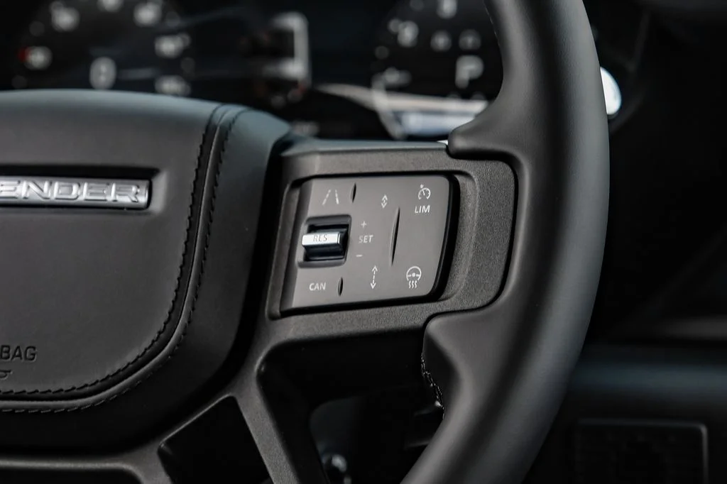 2025 Land Rover Defender V8 - Photo 22