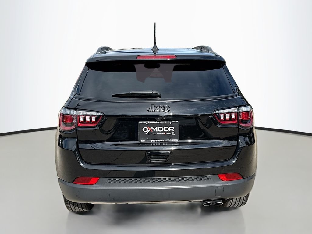 Certified Used 2022 Diamond Black Crystal Pearlcoat Jeep Altitude image 7