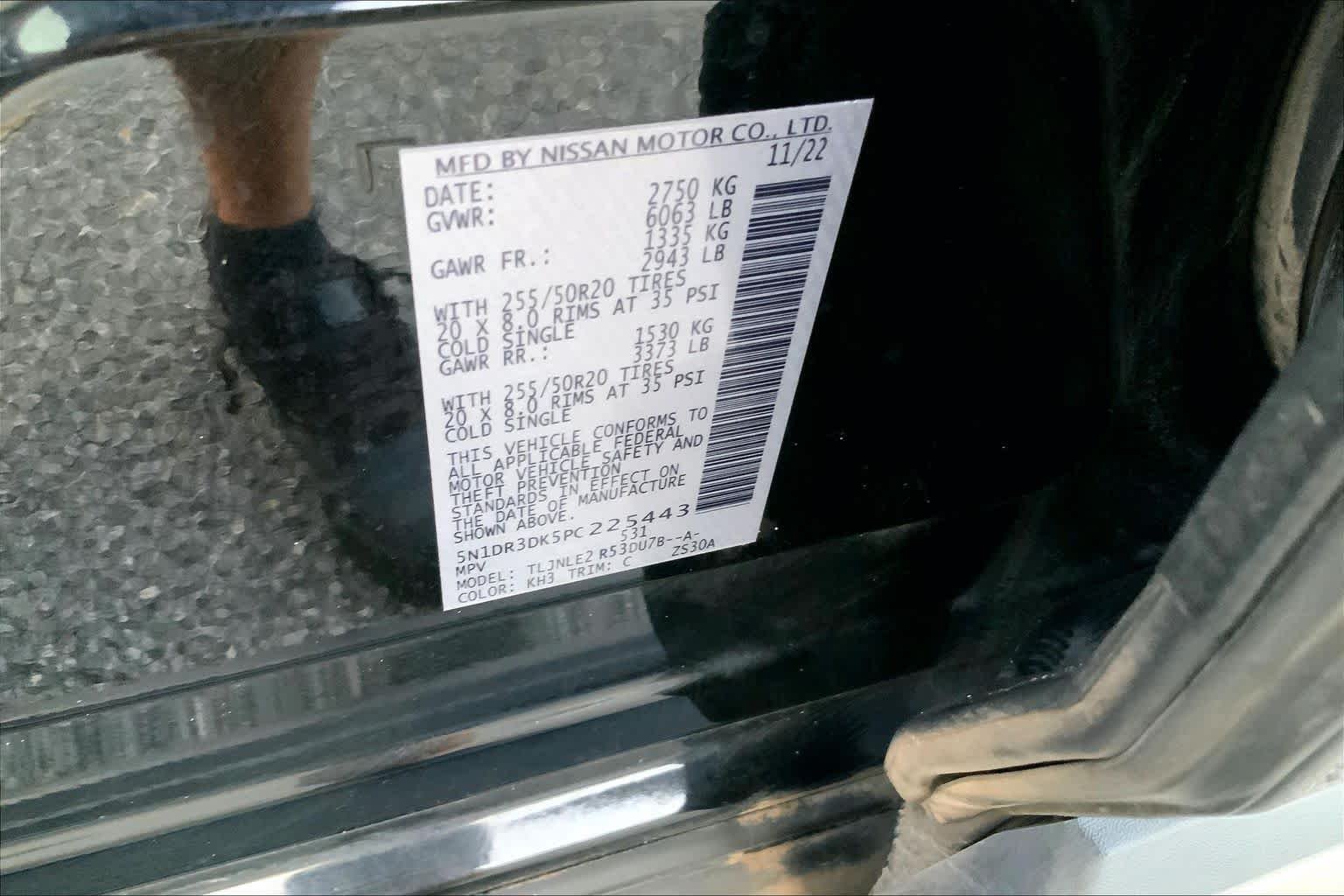 Used 2023 Super Black Nissan Platinum image 30