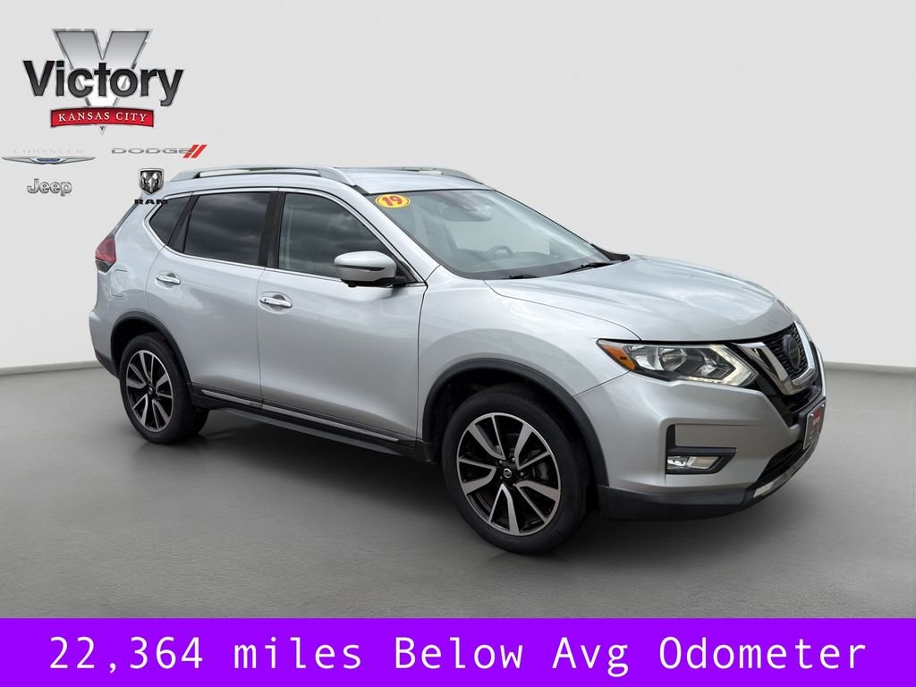 Used 2019 Silver Nissan SL image 1