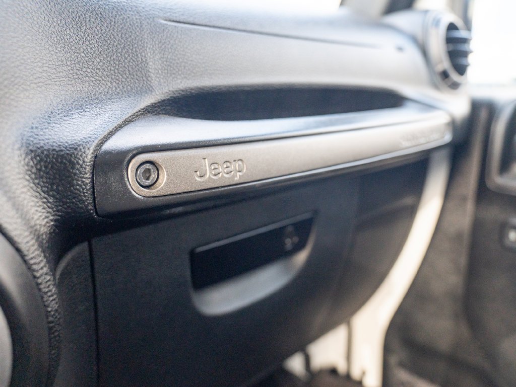 Used 2017 White Jeep Unlimited Sport image 31