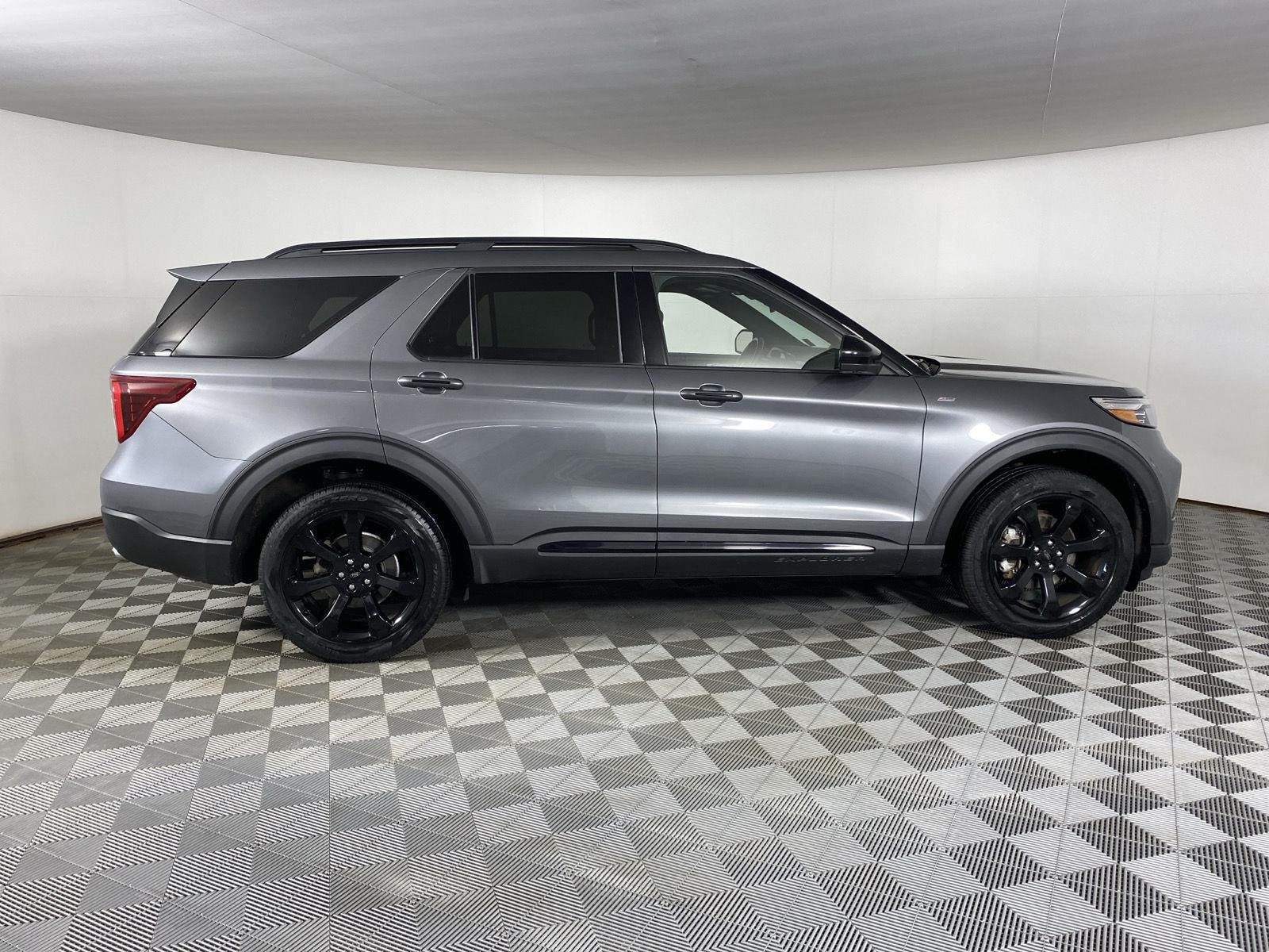 Used 2023 Carbonized Gray Ford ST-Line image 11