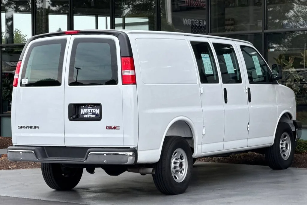Used 2025 Summit White GMC Work Van image 4