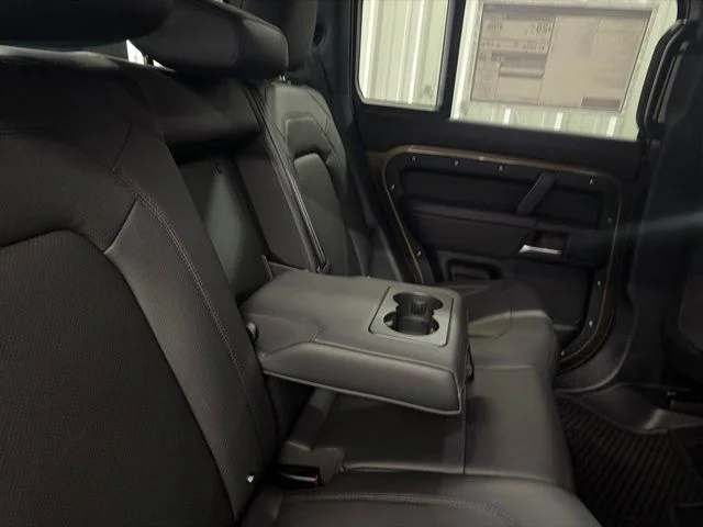 New 2026 Gondwana Stone Metallic Land Rover X-Dynamic SE image 19