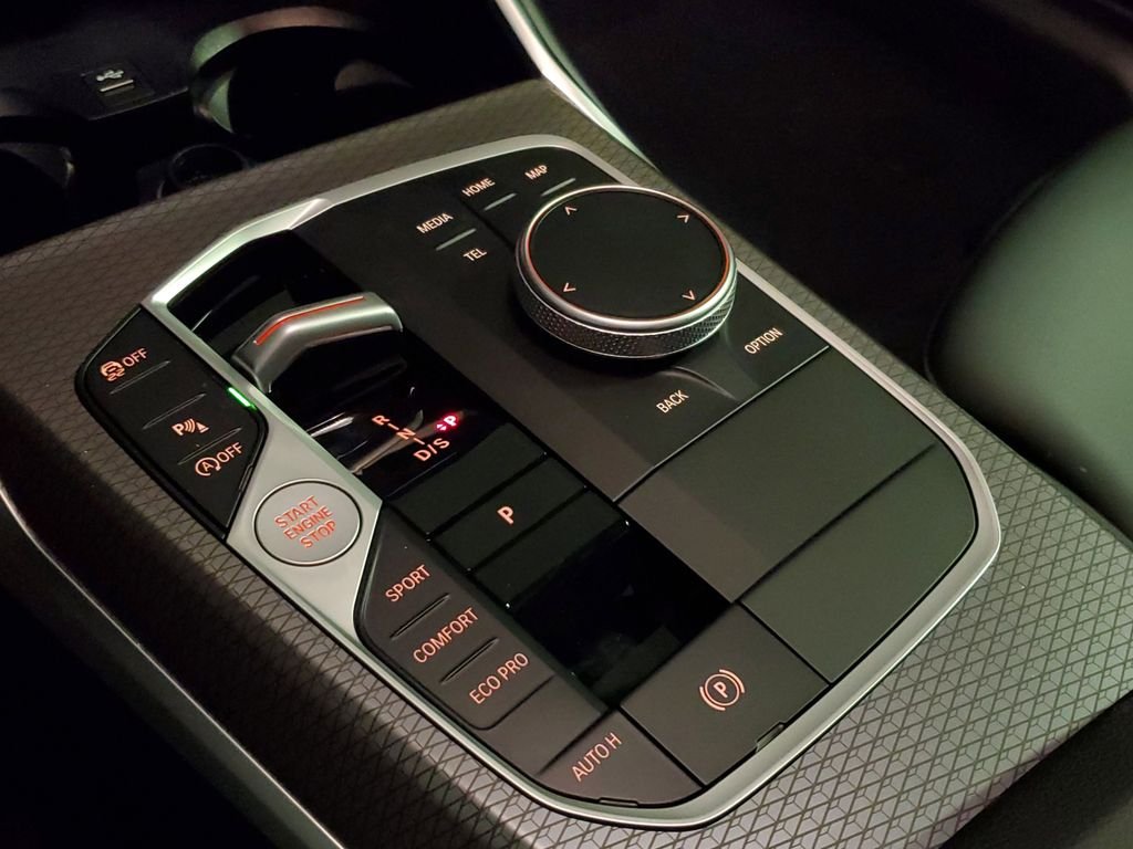 2025 BMW 3 Series 330i - Photo 25