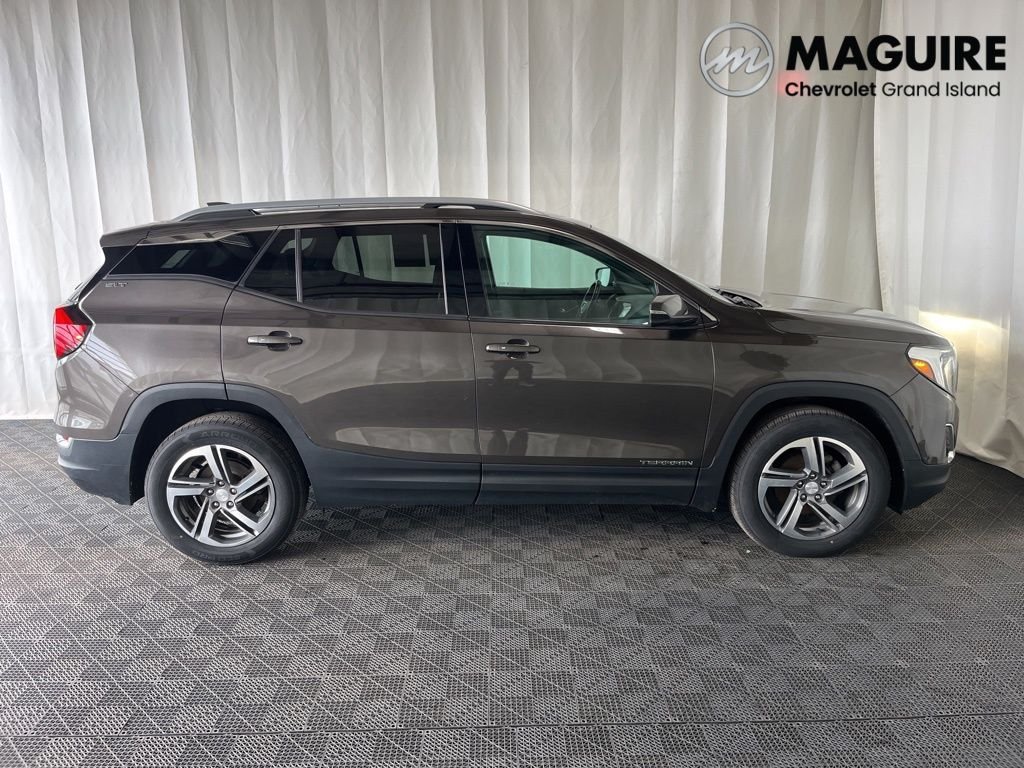 Used 2019 Gray GMC SLT image 2