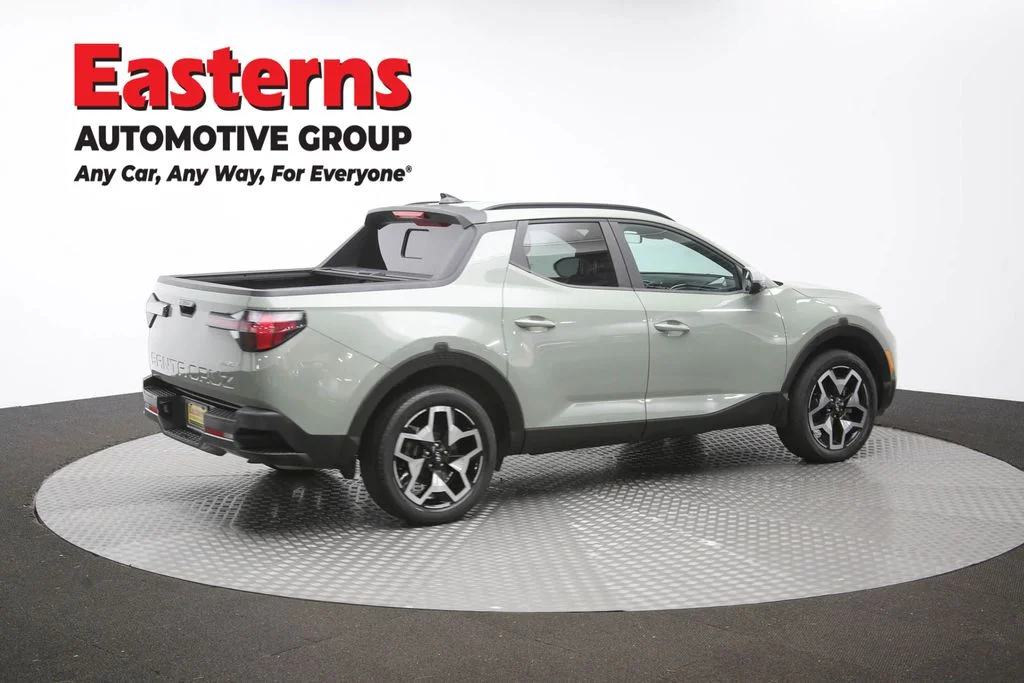 Used 2022 Green Hyundai Limited image 36