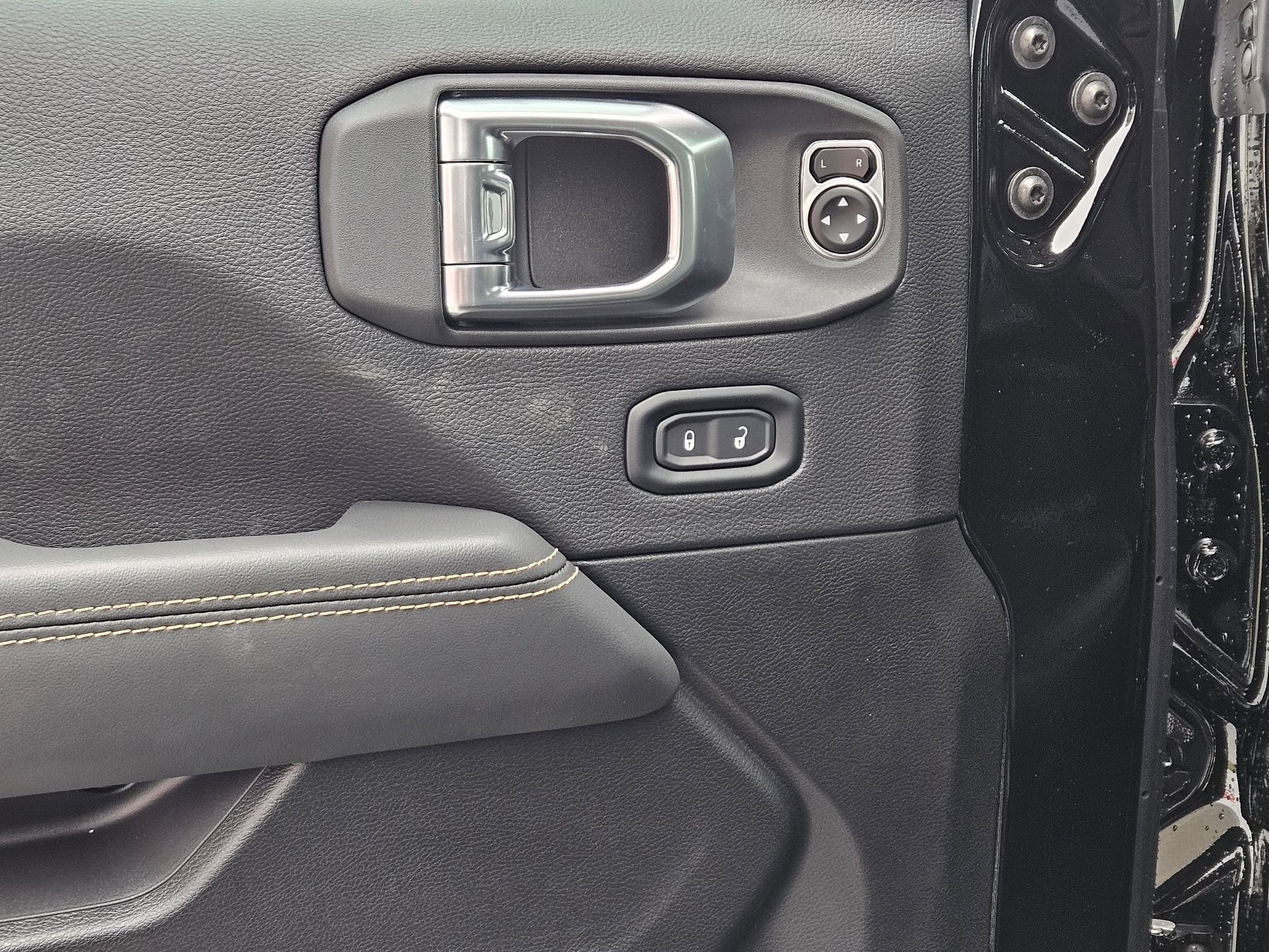 New 2026 Black Clear-Coat Exterior Paint Jeep Sahara image 19
