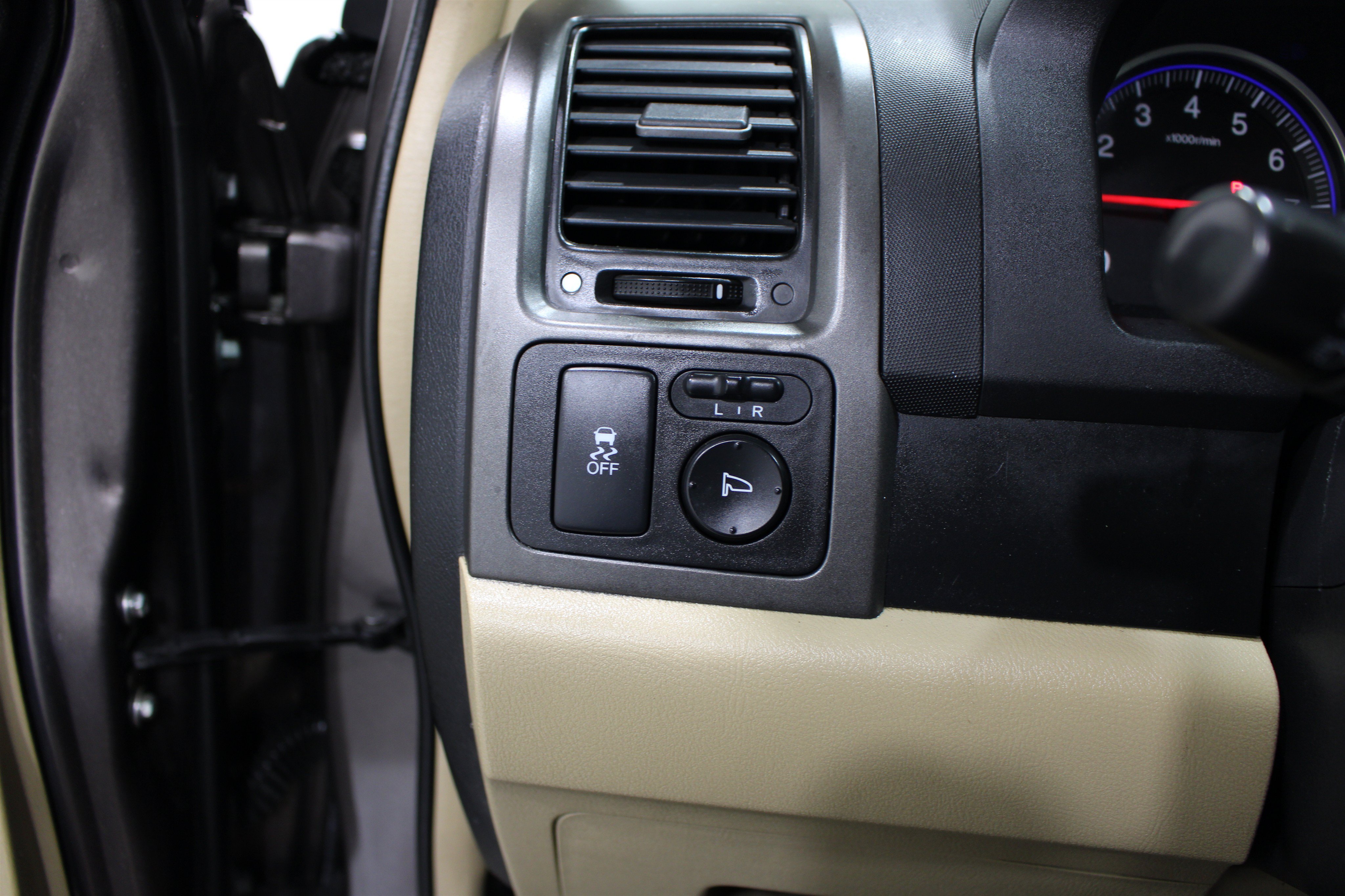 Used 2010  Honda LX image 8