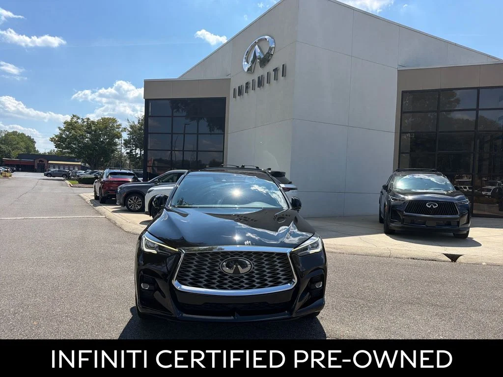 Certified Used 2023 Black Obsidian INFINITI LUXE image 3