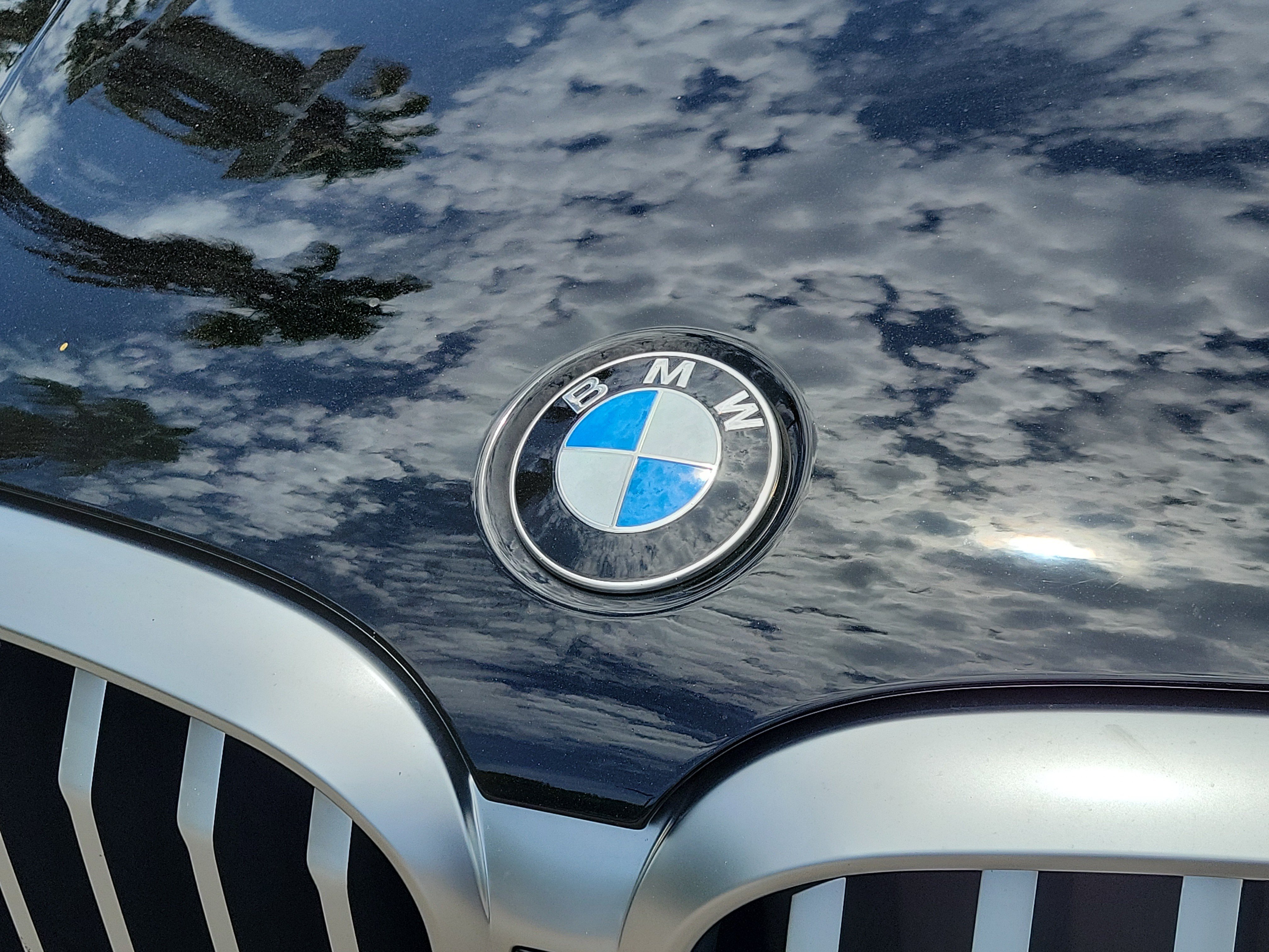 Used 2022 Jet Black BMW sDrive30i image 6