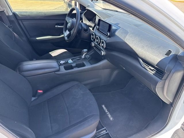 Used 2022 White Nissan S image 11