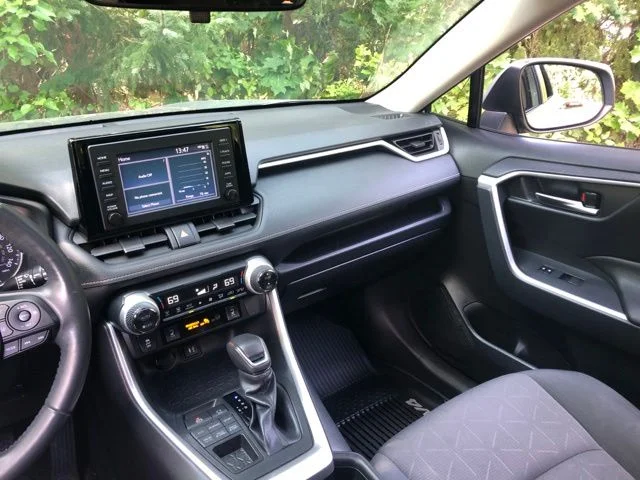 Used 2019 Silver Sky Metallic Toyota XLE image 35