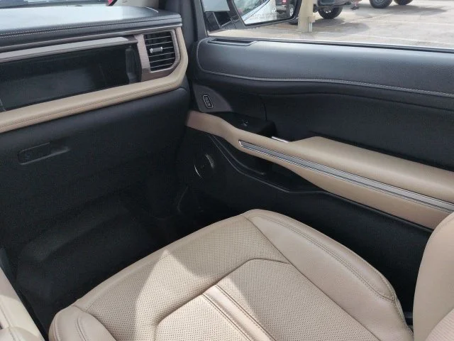 Certified Used 2024 Oxford White Ford Limited image 19