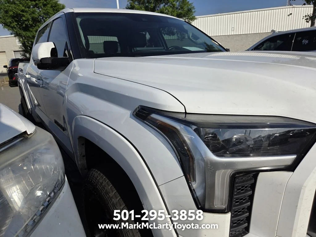 Used 2022 White Toyota SR5 image 3