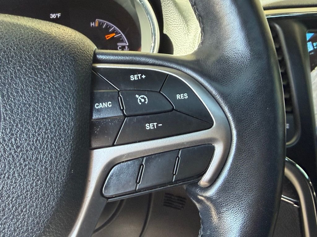 Used 2018 Granite Crystal Metallic Clearcoat Jeep Limited image 19