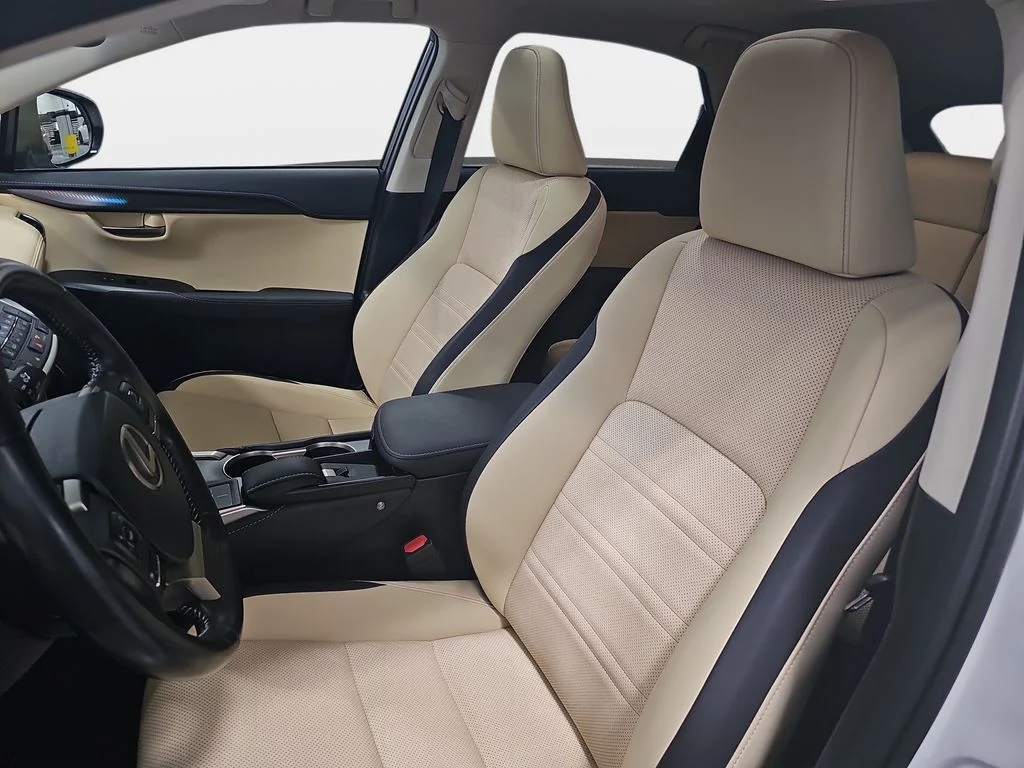 Used 2017 White Lexus 200t image 17