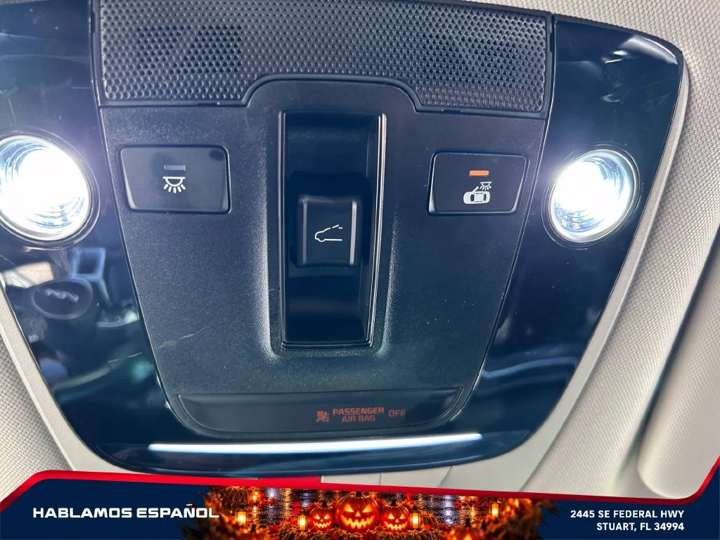 Used 2025 White Kia SX-Prestige image 28
