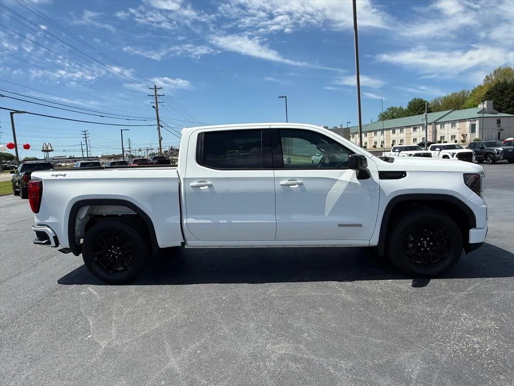 Used 2024 Summit White Gaz GMC Elevation image 8