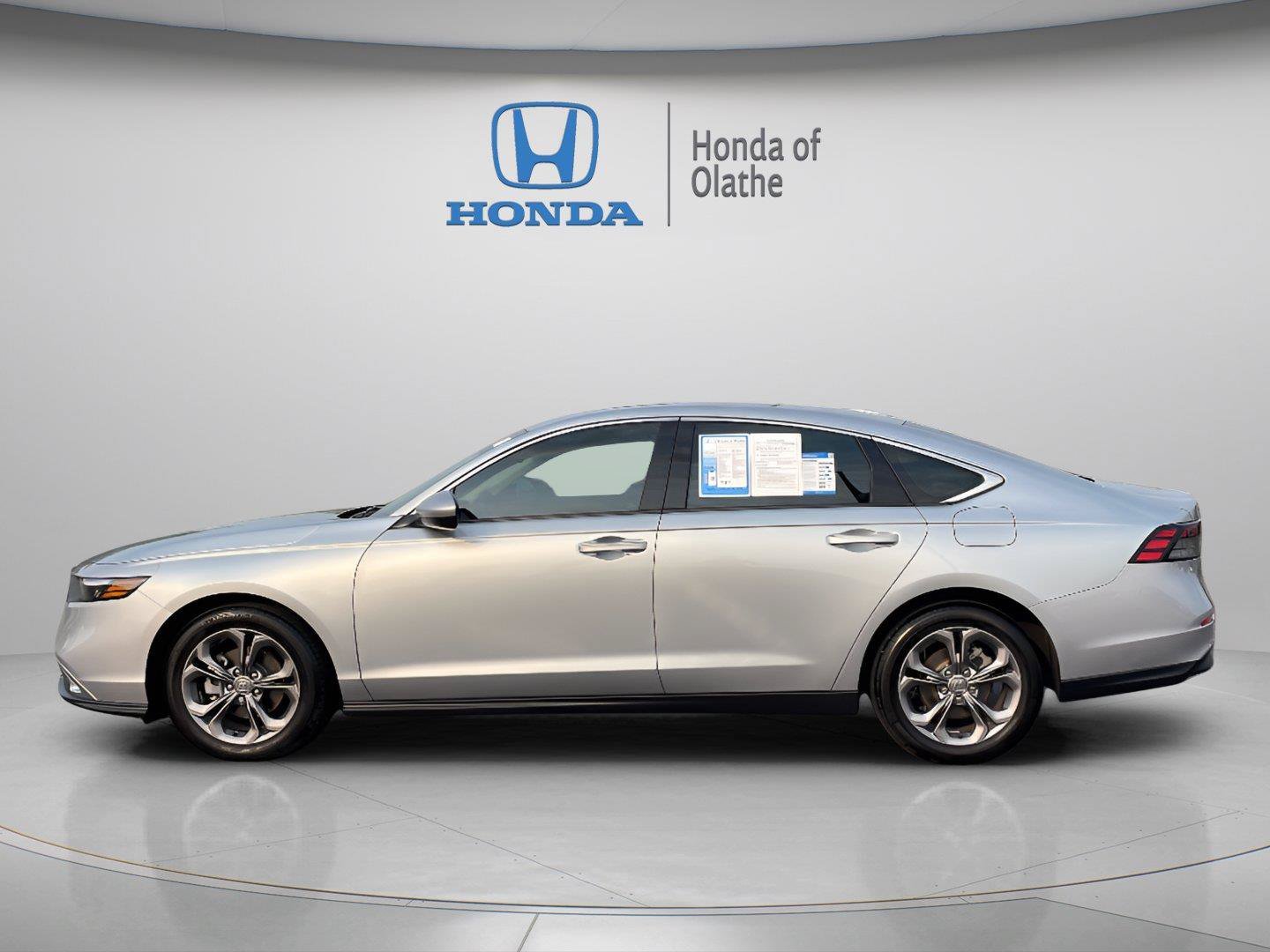 Certified Used 2024 Solar Silver Metallic Honda 1.5T EX image 32