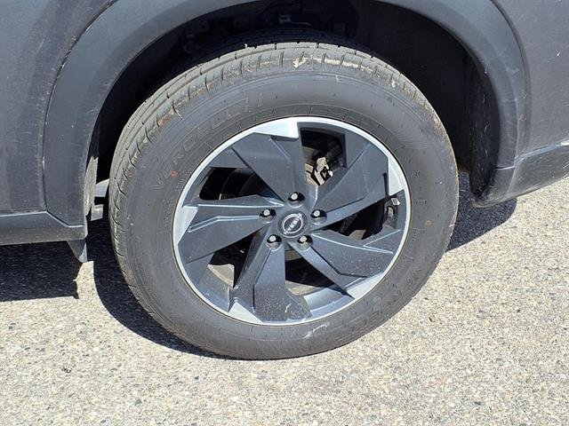 Certified Used 2025 Gun Metallic Nissan SV image 7