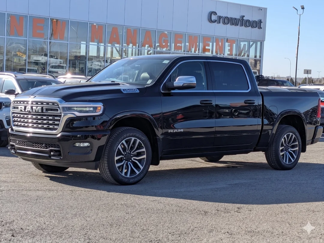 New 2026 Black RAM Limited Longhorn - - 4x4 - Pkg 27K - 5.7L HEMI V8 eTorque - Pano Sunroof - E-Locker Axle & More! image 4