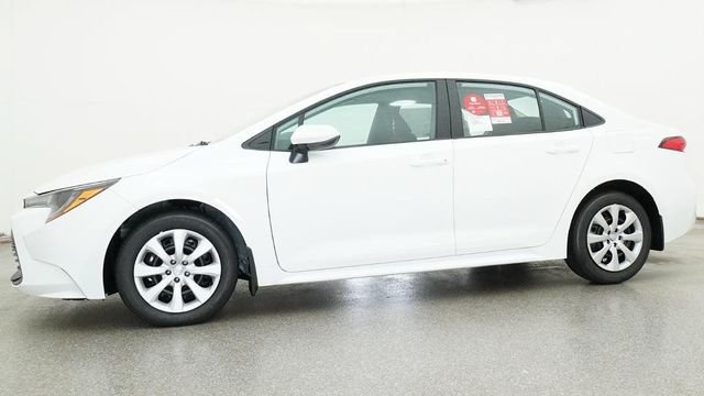 New 2027 Ice Cap Toyota LE image 4