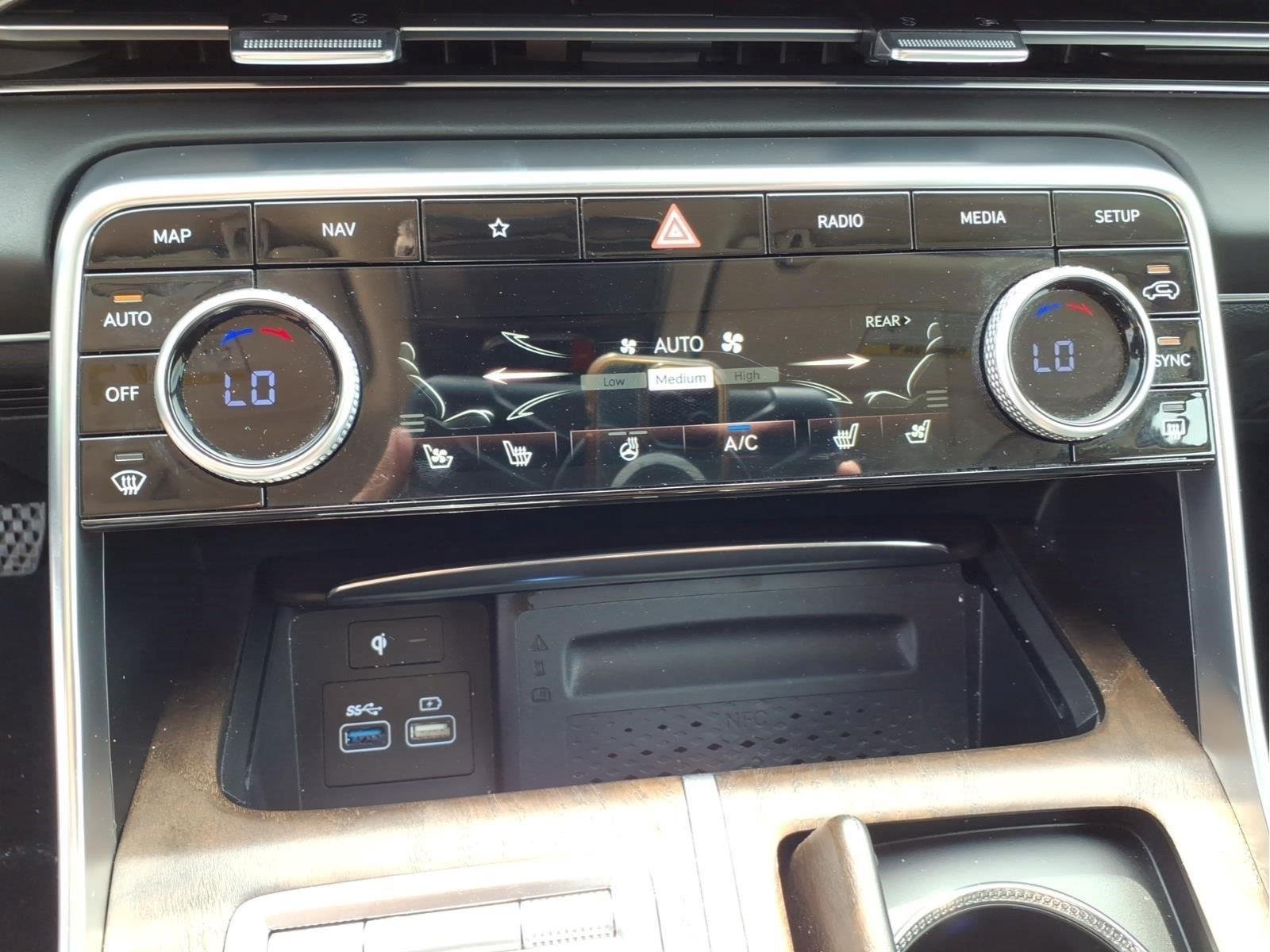 Used 2024  GENESIS 3.5T AWD image 25