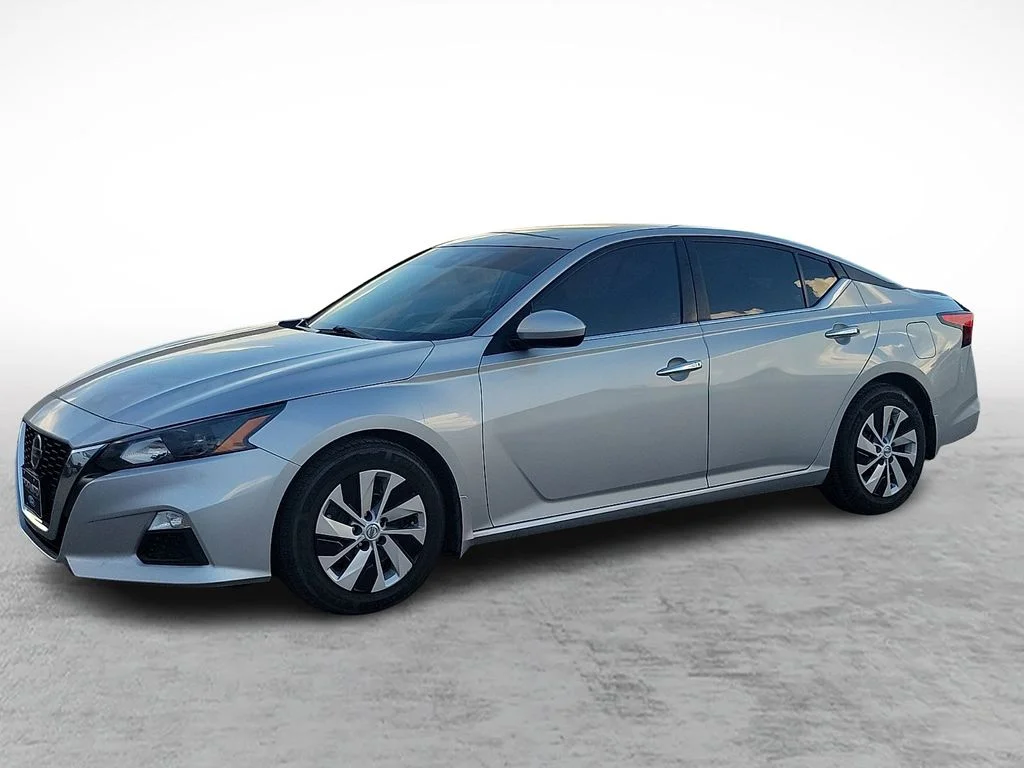Used 2022 Silver Nissan 2.5 S image 5