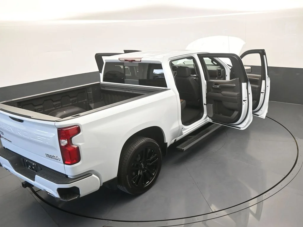 Used 2026 Summit White Chevrolet High Country image 84