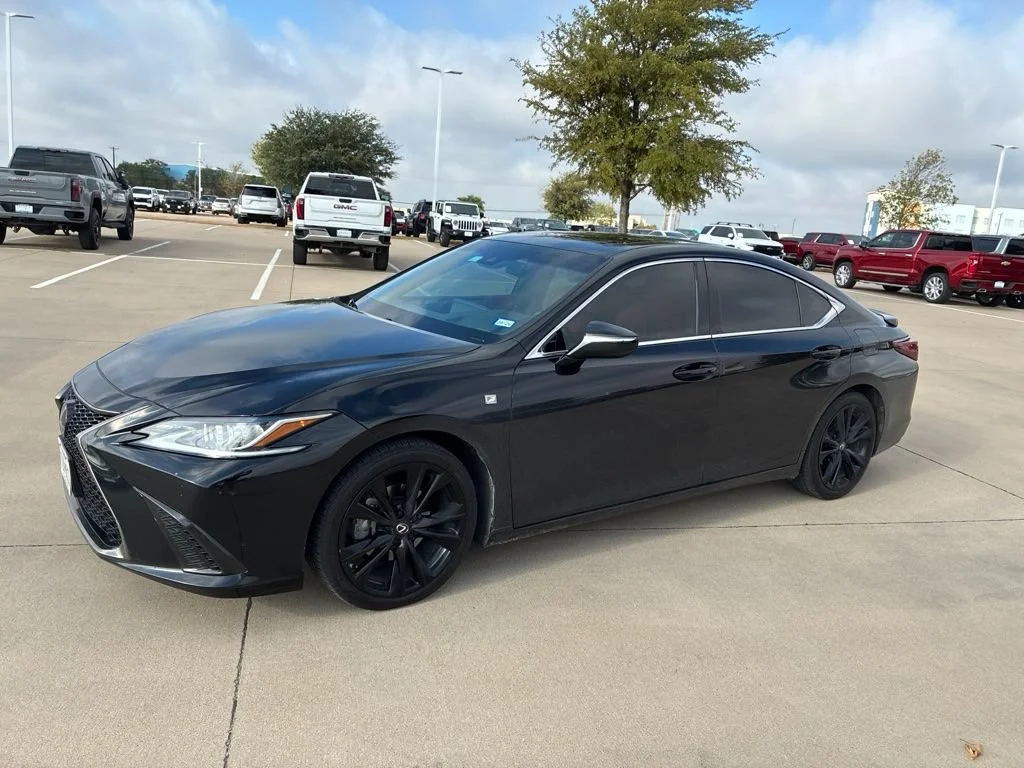 Used 2022 Black Lexus F SPORT image 1