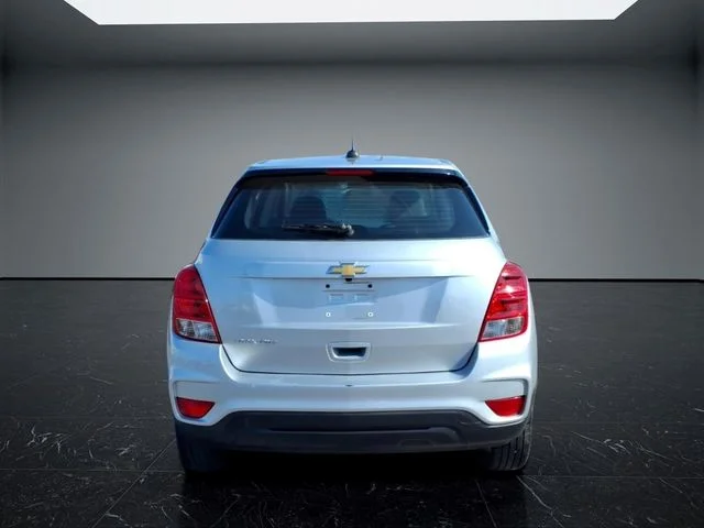 Used 2017 Silver Chevrolet LS image 4