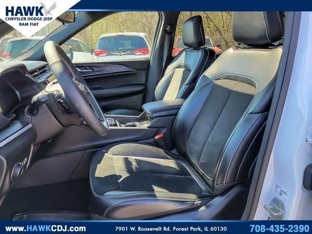 Certified Used 2024 White/off-white Jeep Altitude X image 8