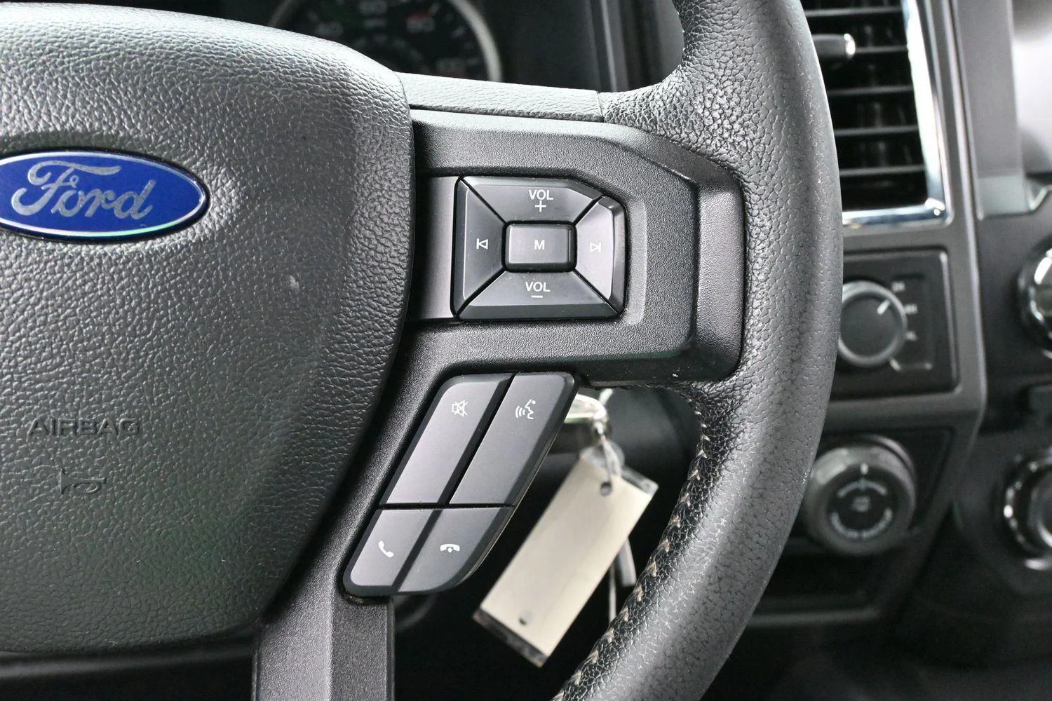 Used 2016 Magnetic Metallic Ford XLT image 20