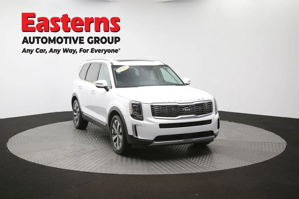 Used 2020 White Kia S image 54