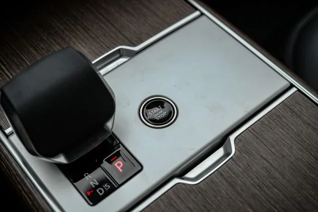 2026 Land Rover Range Rover SE - Photo 24
