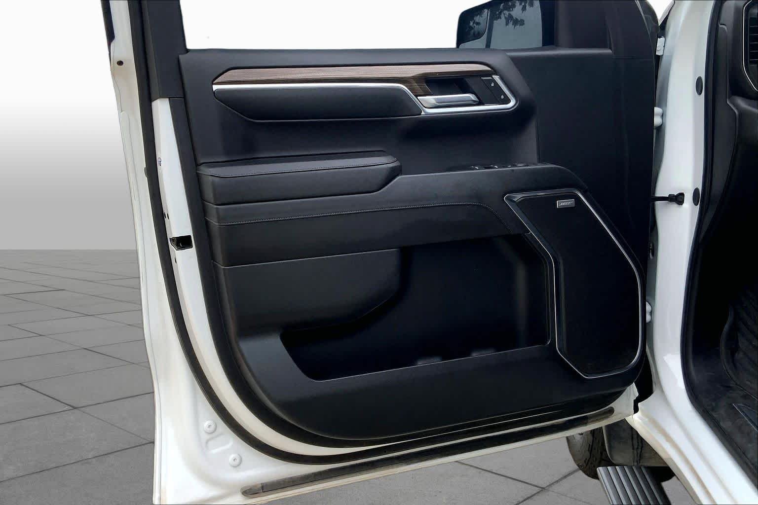 Used 2024 Summit White Chevrolet RST image 22