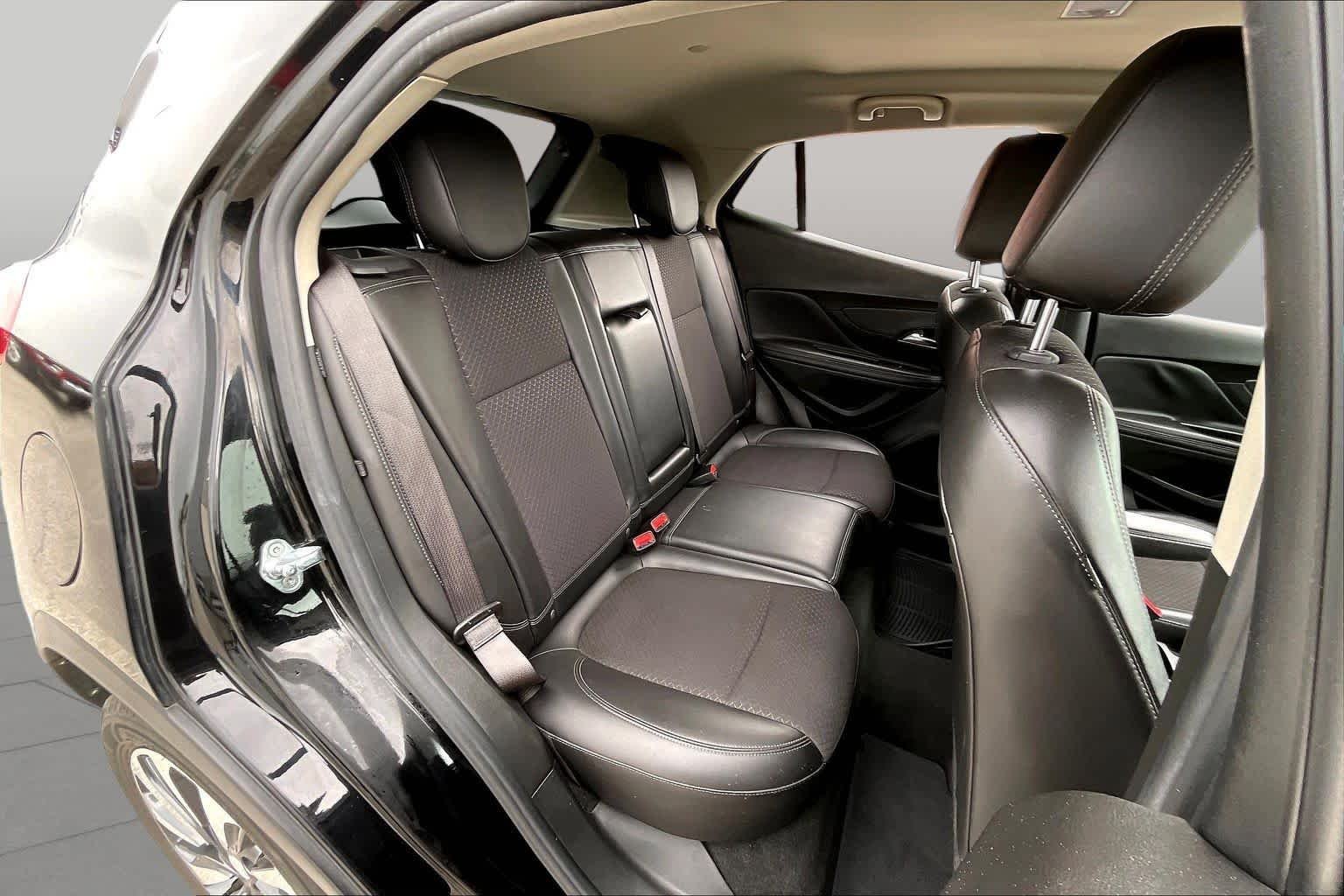 Used 2022 Ebony Twilight Metallic Buick Preferred image 19