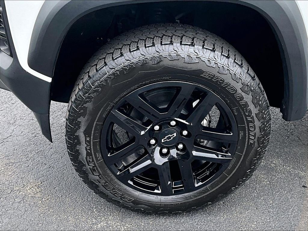 Used 2024 White Chevrolet Trail Boss image 7