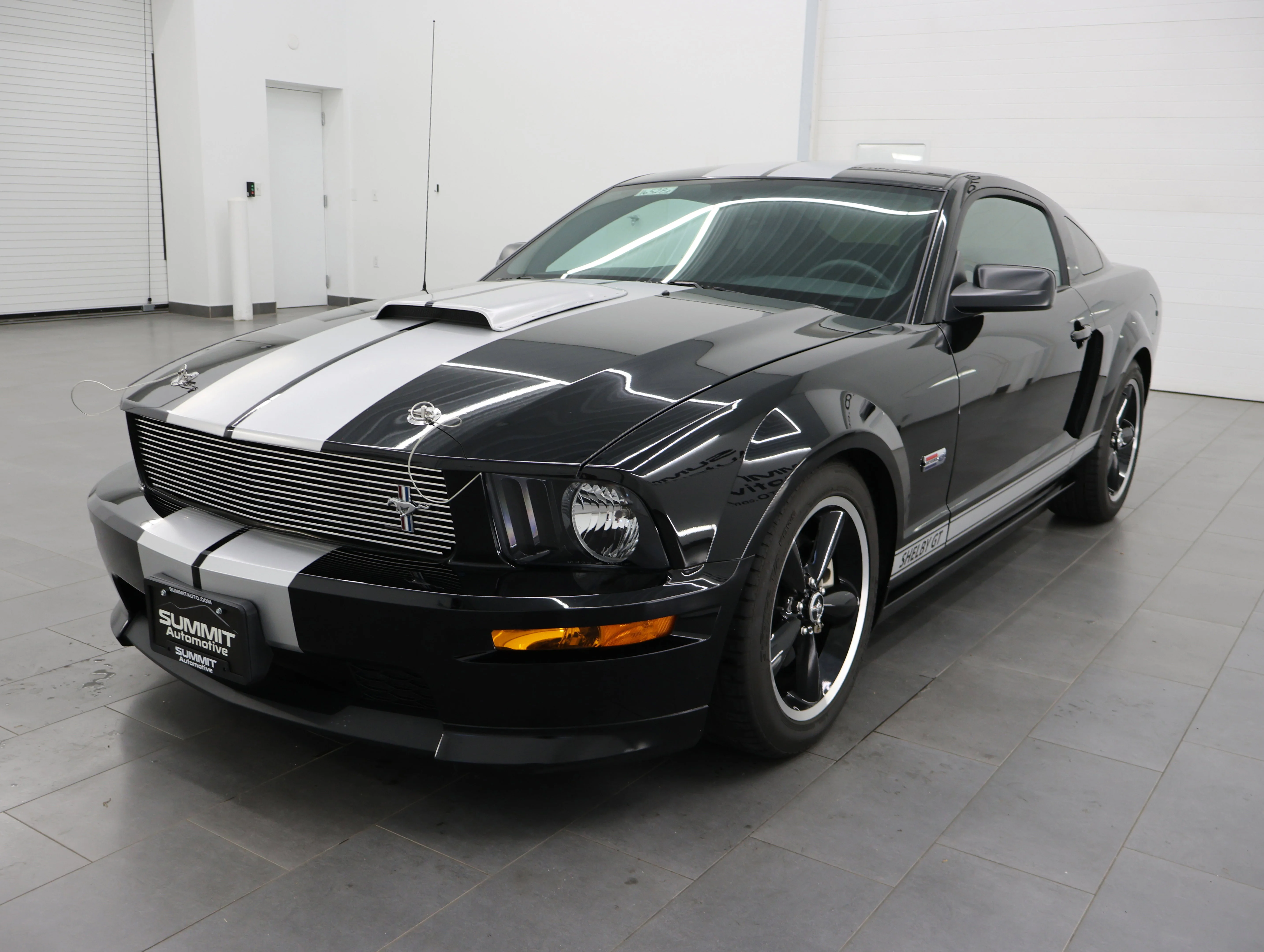 Used 2007 Black Ford GT Premium image 7