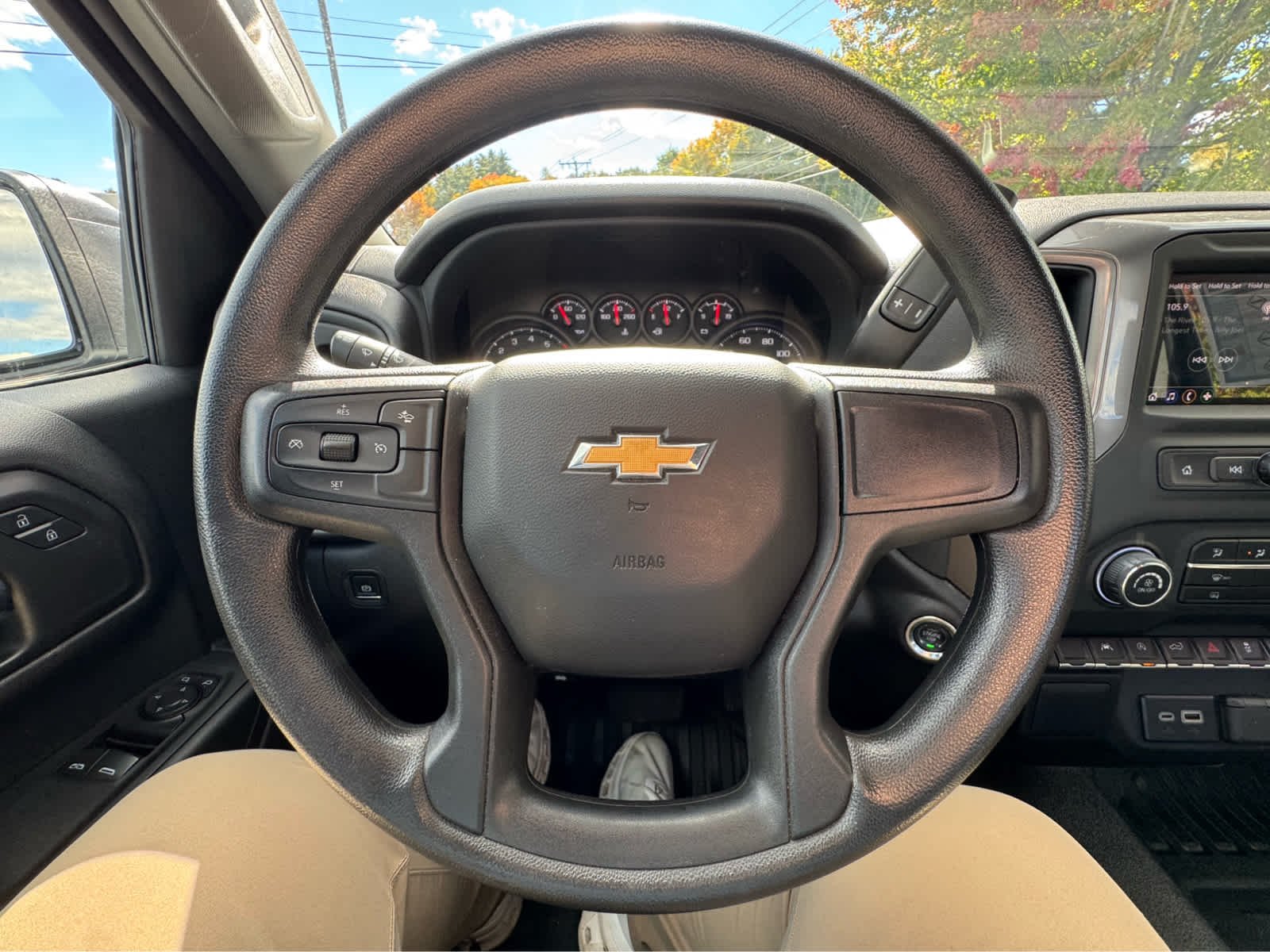 Certified Used 2025 Summit White Chevrolet Work Truck image 15