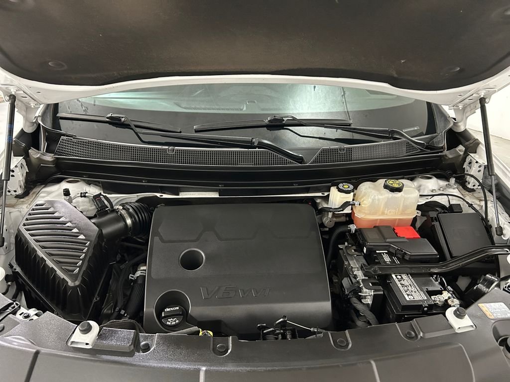 Used 2023 White Chevrolet LT image 21