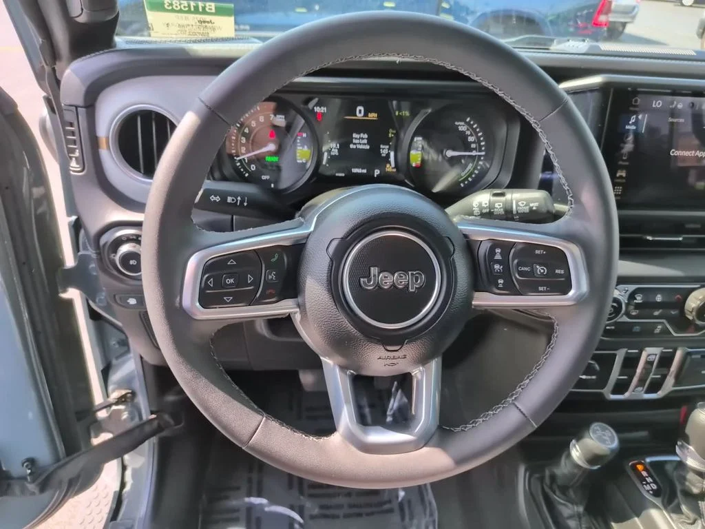 Used 2025 Gray Jeep Sahara 4xe image 18