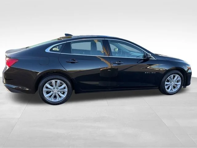 Used 2025 Mosaic Black Metallic Chevrolet 1LT image 8